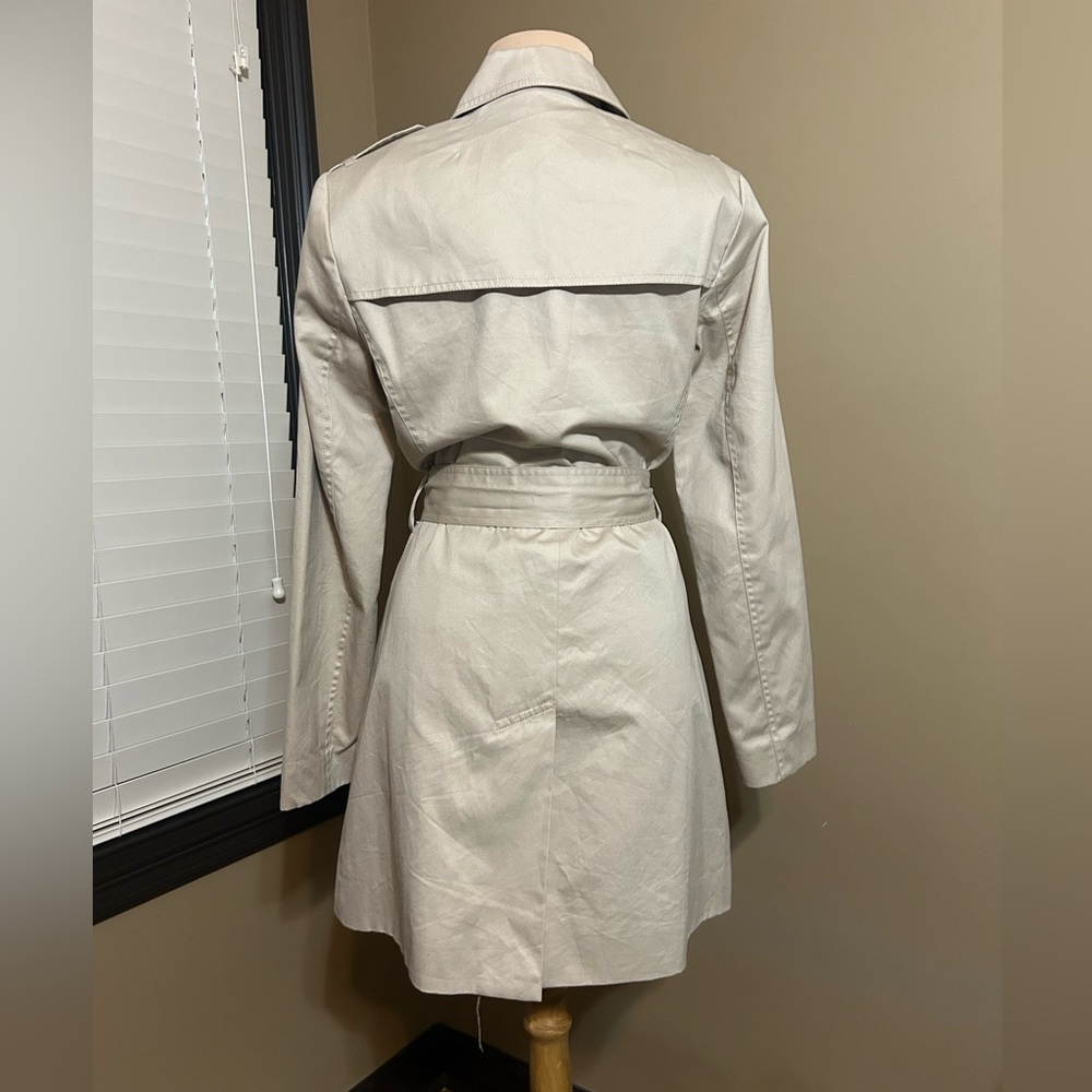 Banana Republic Light Tan Trench Coat - Picture 3 of 6